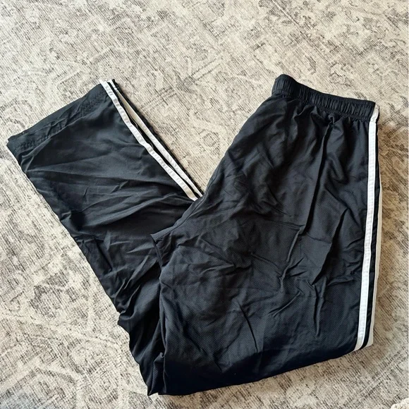 Vintage Y2K Adidas Women's Black Windbreaker Pants - Picture 3 of 3